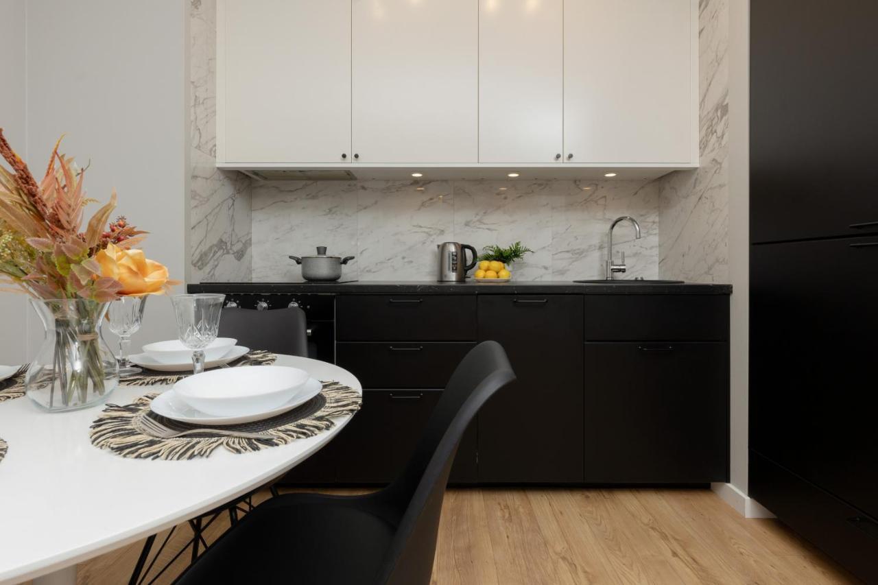 Modern With Balcony Mokotow Business Centre By Renters Apartamento