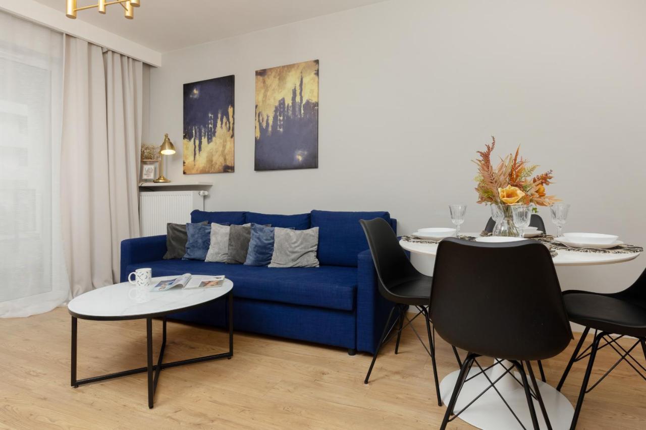 Modern With Balcony Mokotow Business Centre By Renters Apartamento