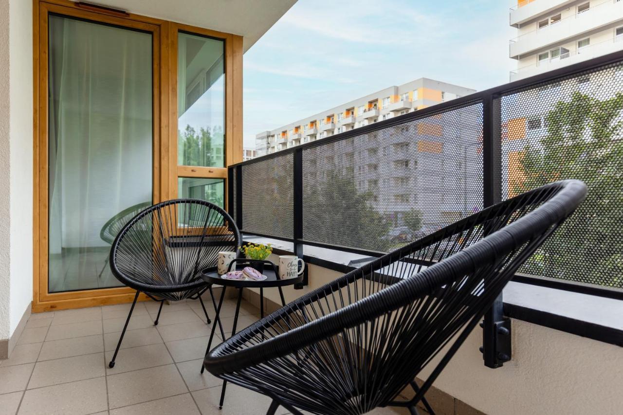 Modern With Balcony Mokotow Business Centre By Renters Apartamento